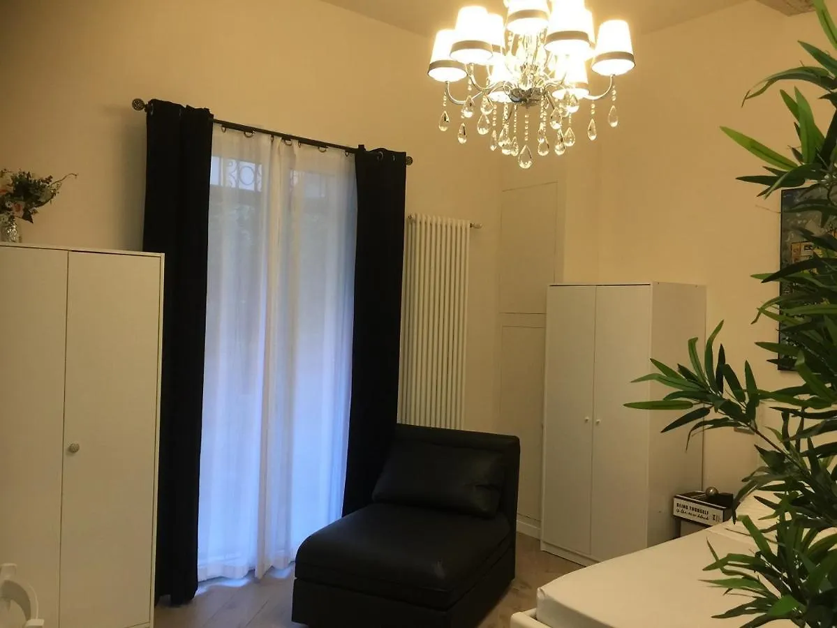 Studio Sant'Orsola Broccaindosso Bologna 0*,